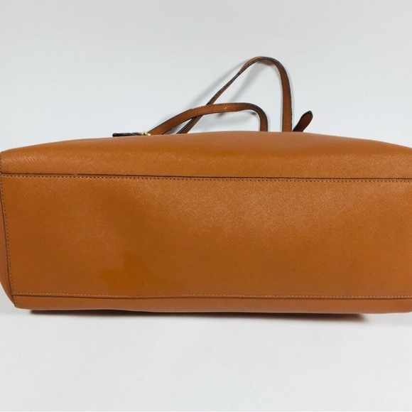 Tory Burch large Emerson Tote - Picture 9 of 9